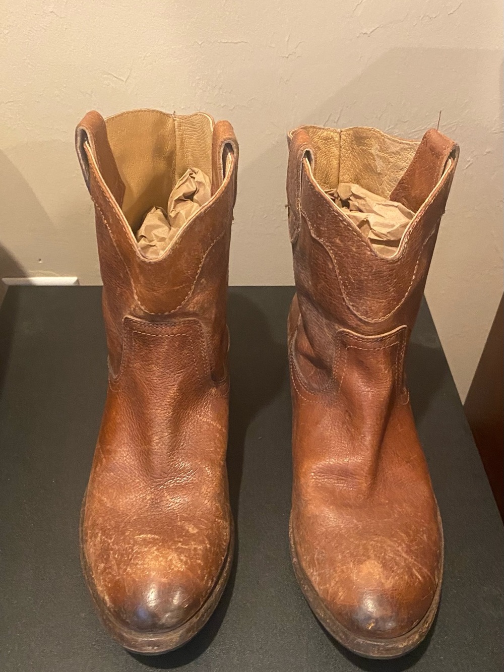 Women’s Frye Billy Shorties Distressed Leather - Picture 4 of 8